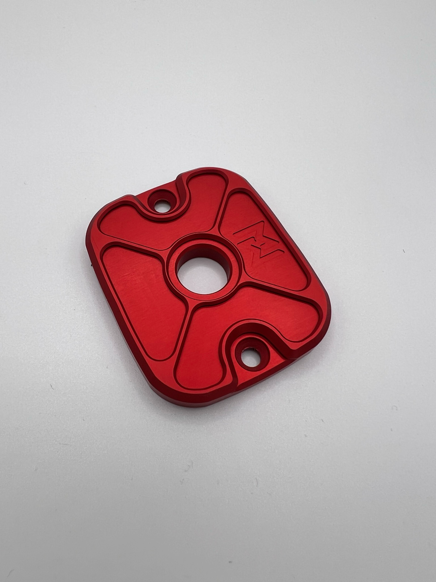 Wiggers Engineering - Front brake master cover, Red - 1996-2005