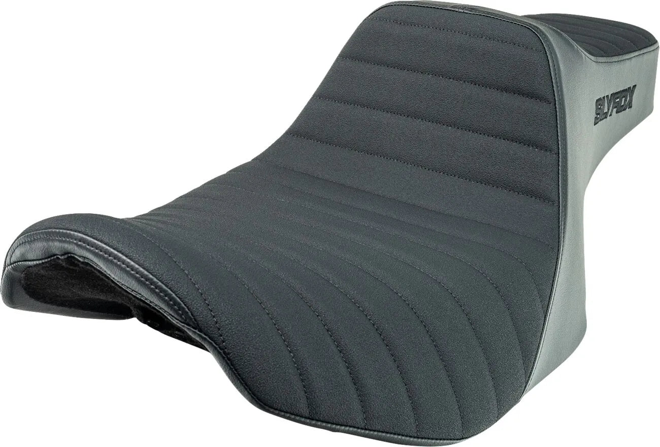GHNOON Vinyl Seat with SLISTOP Surface and Black Logo – for Touring CVO