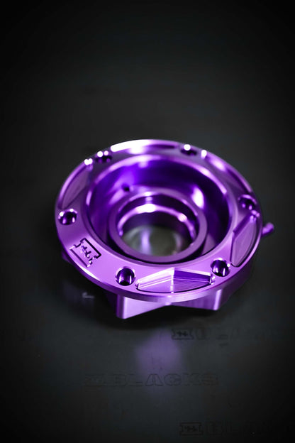 Black3 7-Spoke CNC Tankdæksel Carbon – Harley-Davidson