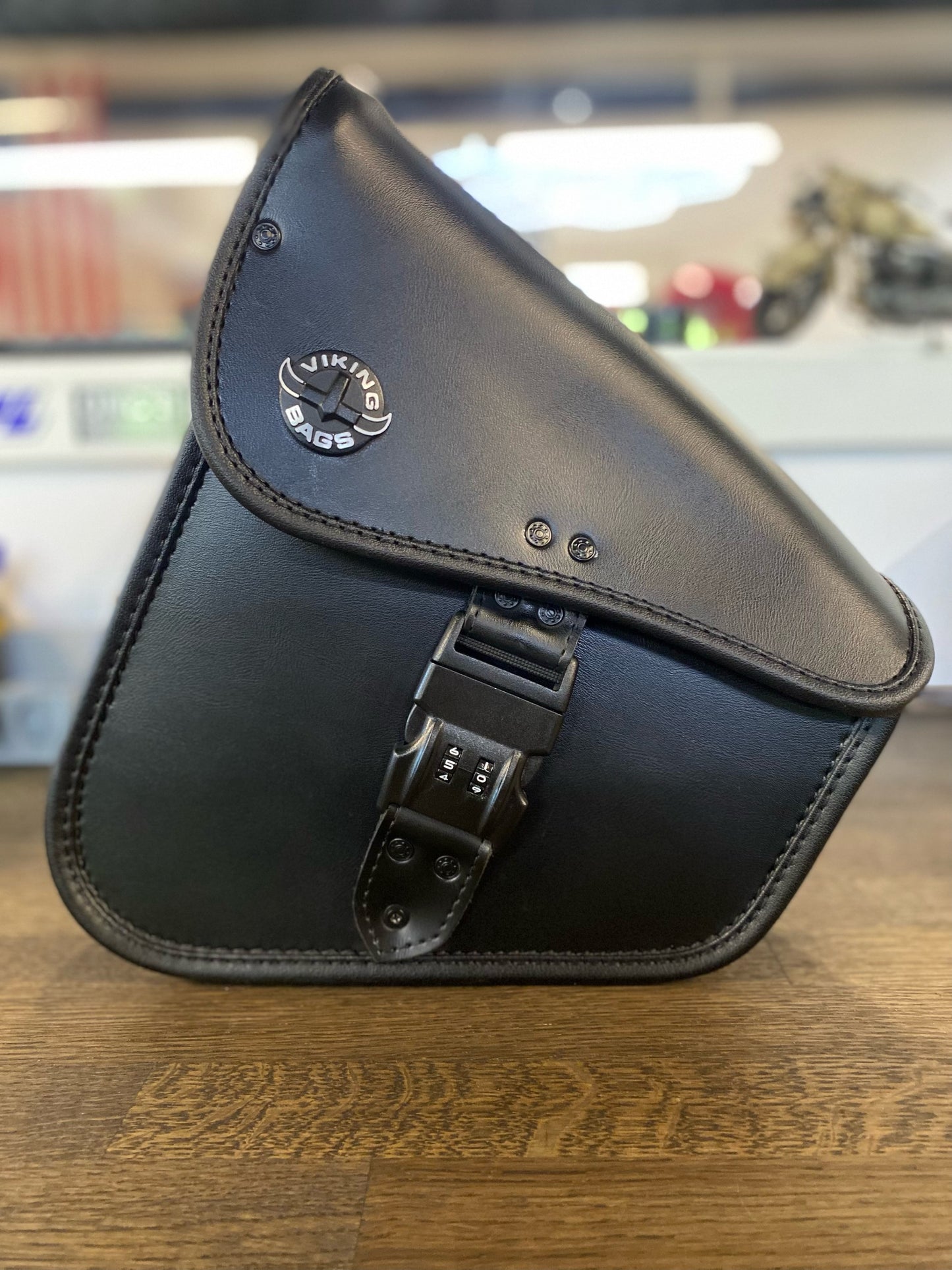 Black Digilock Swingarm Bag – Harley Softail / Like New